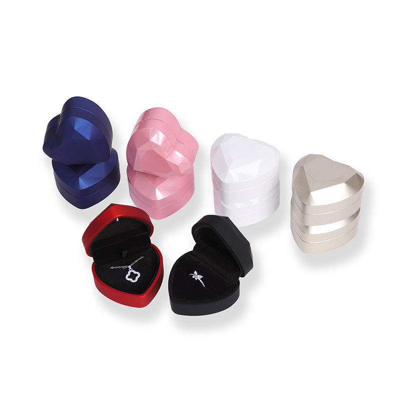 Caja de embalaje de joyería LED de alta calidad anillo pendientes joyería regalo de vacaciones caja de embalaje de laca de lujo sin costuras