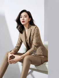 小西装;女式皮衣;休闲裤