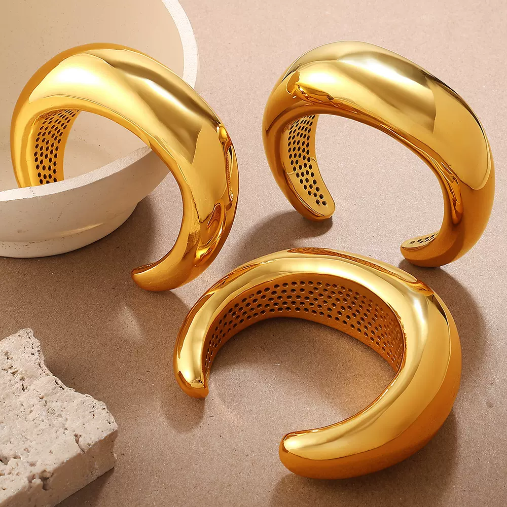 欧美跨境复古夸张风超大金色镂空设计手镯铜镀18K金独特开口手镯