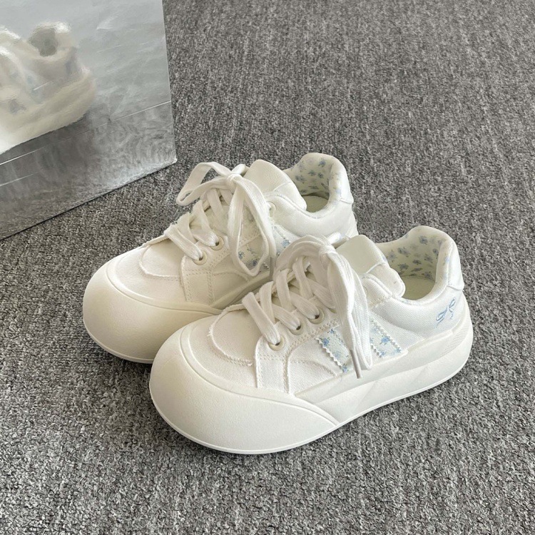 Zapatos de skate casuales de otoño super calientes para mujeres 2026 nuevos zapatos blancos de suela gruesa con falda zapatos de pan de nicho image 5