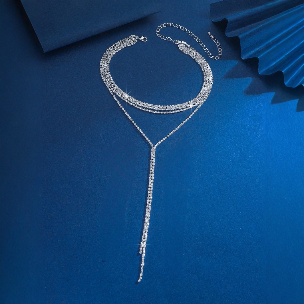 Collier multicouche minimaliste avec pendentif glands bijoux_voghion.com
