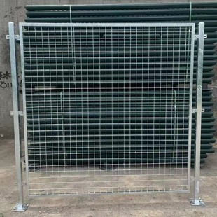 Factory Direct Supply of Hot-Dip Galvanized Double-Sided Wire Fence, Galvanized Iron Wire Isolation Net, Enclosed Breeding Elbow Guardrail Net