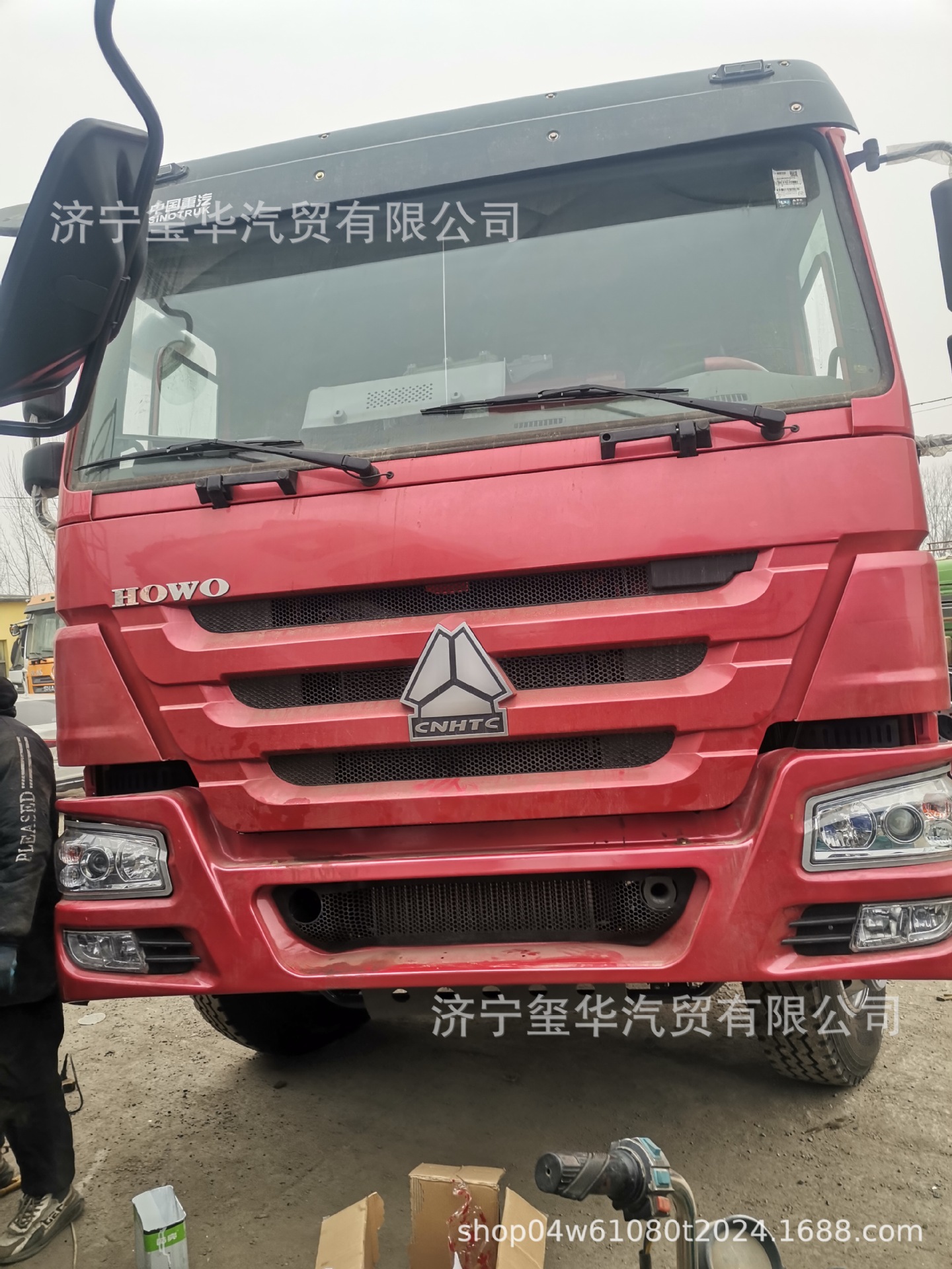 Long-Term Export of Howo Self-Loading Engineering Vehicles, 375-Horsepower Dump Trucks, and Eight-Wheel Dump Trucks for Transporting Soil and Gravel