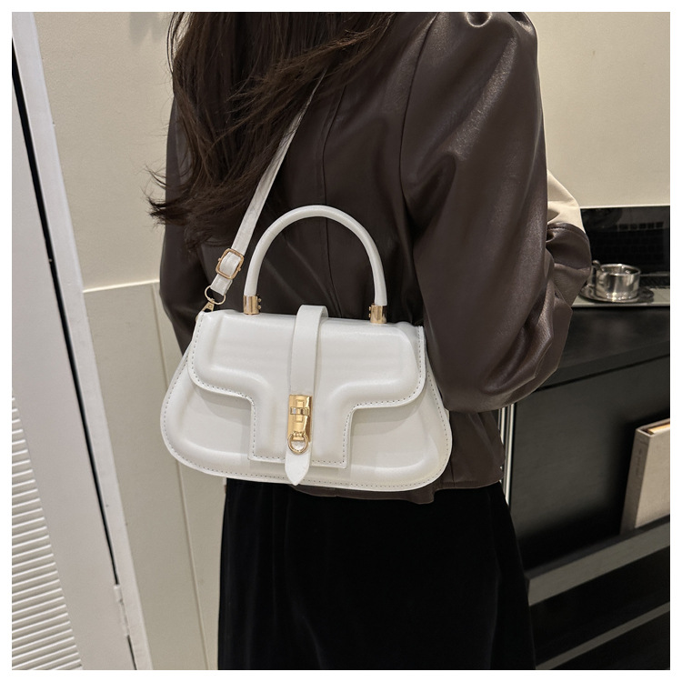 375g Weight Magnetic Buckle Closure Type Single Shoulder Strap Strap Type Square Bag Bags Type Casual, Shopping Occasion Pu Leather Material Solid Color Pattern All Seasons Season Women's Gender Vintage Style, Classic Style Style Square Shape Medium Size Women's Medium Pu Leather Solid Color Vintage Style Classic Style Magnetic Buckle Square Bag 11