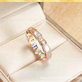 项链;戒指;手镯