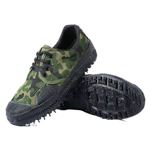 On behalf of the wholesale pure rubber low release shoes construction site farmland labor protection shoes training military training shoes rubber shoes men's and women's training shoes