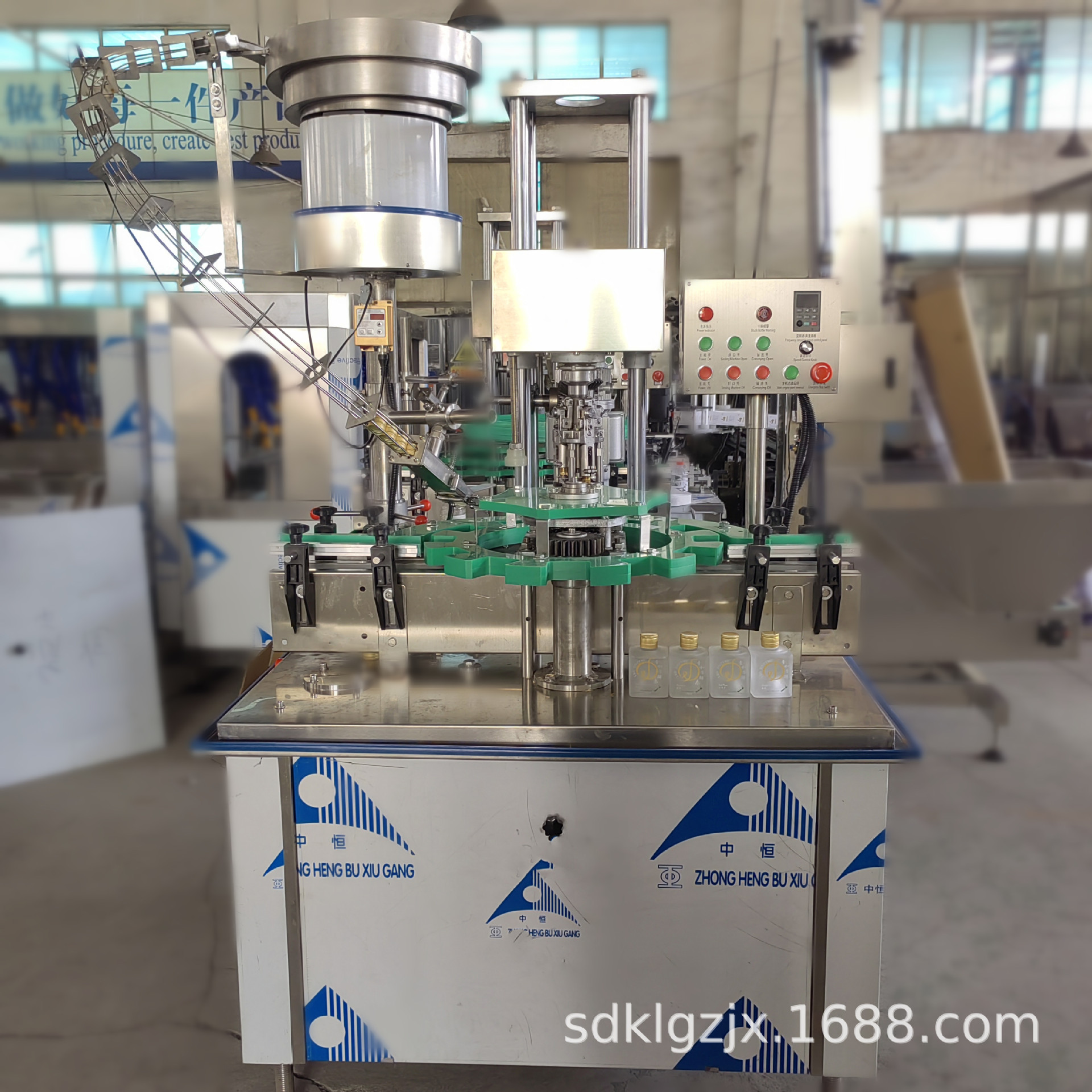 锁盖机 全自动 铝盖旋盖机 果汁饮料封口机 2000瓶/h  先压后旋