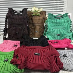 権娜拉同モデルのランドセル海外先鋒デザイナー集合店ins爆火シワ編み環境保護両用