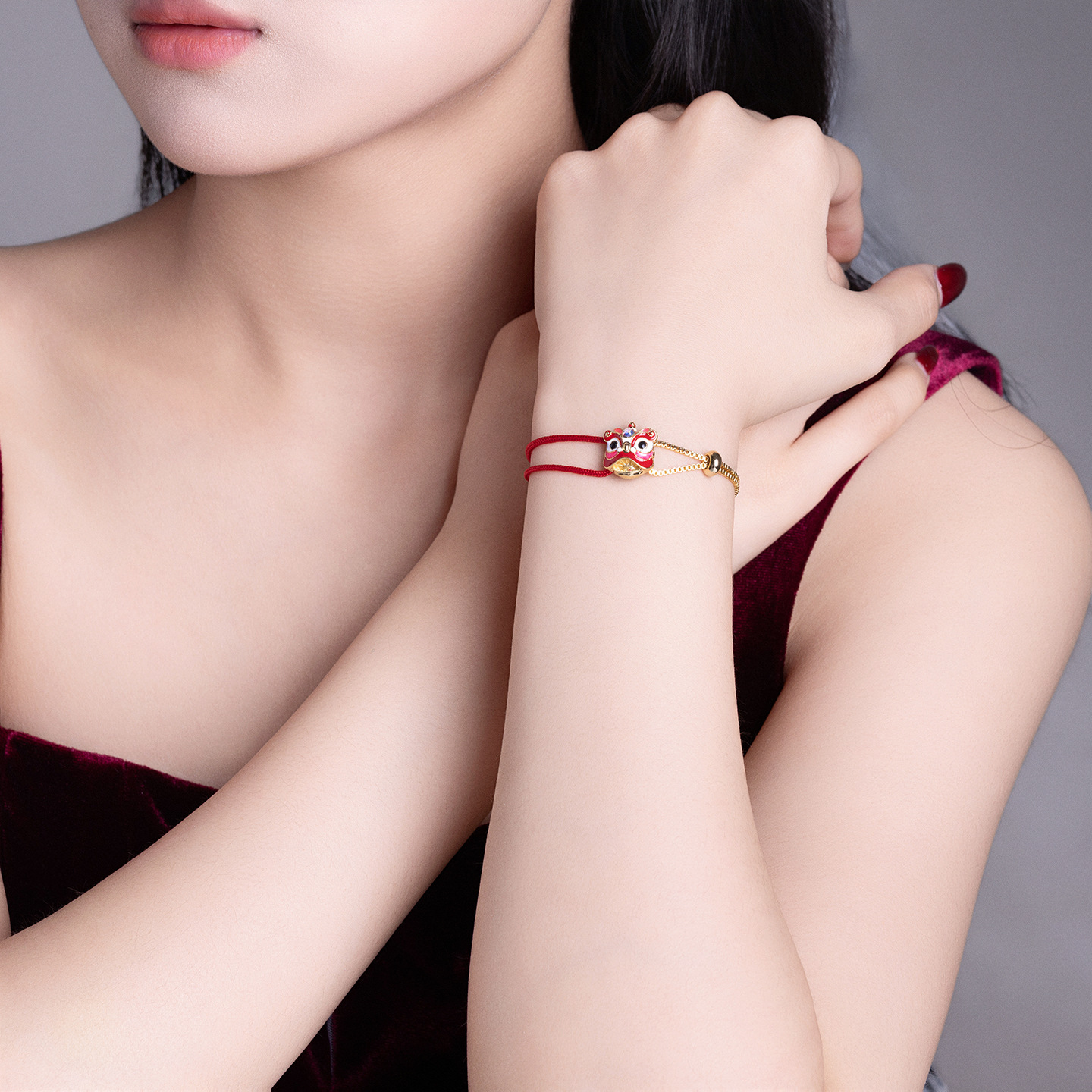 Xuping nueva serie de goteo de aceite despierta pulsera de león aleación de cobre chapado 24k estilo chino Año Nuevo joyería de cuerda roja