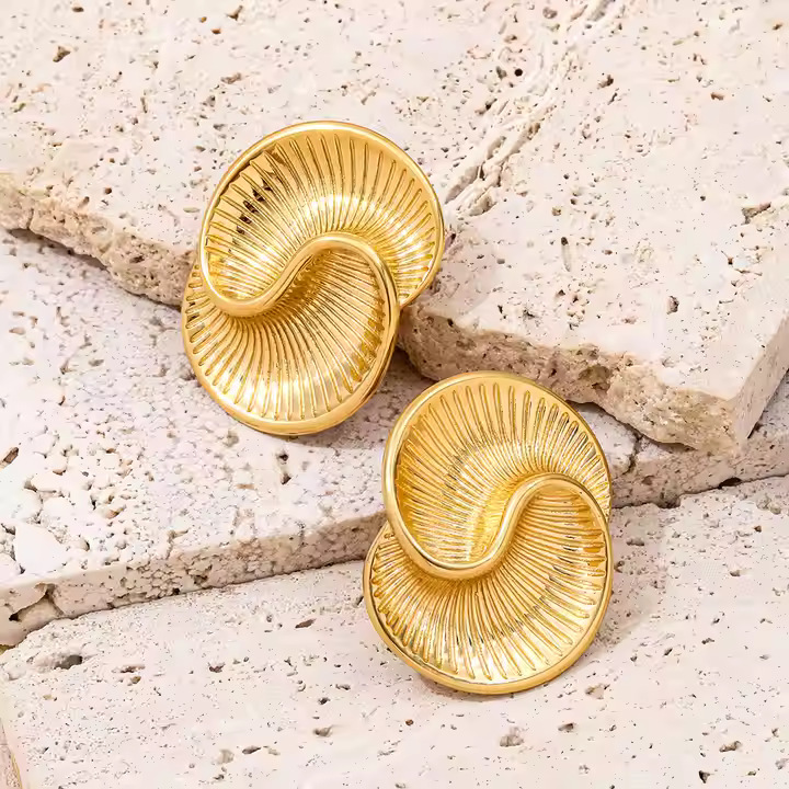 Tina transfronteriza inswind pernos de acero inoxidable para mujeres no decolor acero de titanio chapado en oro 18K pernos de anillo de nicho de alta calidad