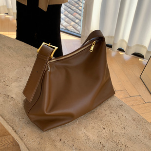 Autumn and Winter Fashion Shoulder Bag Large Bag 2025 New Soft Collapsed Minute Style Bag Women's Large Capacity Crossbody Bag