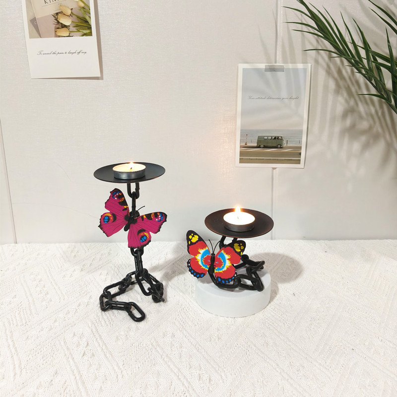 Adornos de candelabros de estilo europeo Mesa de comedor Cena a la luz de las velas Decoración del hotel Decoración de cera Arte de hierro Adornos de candelabros exclusivos transfronterizos