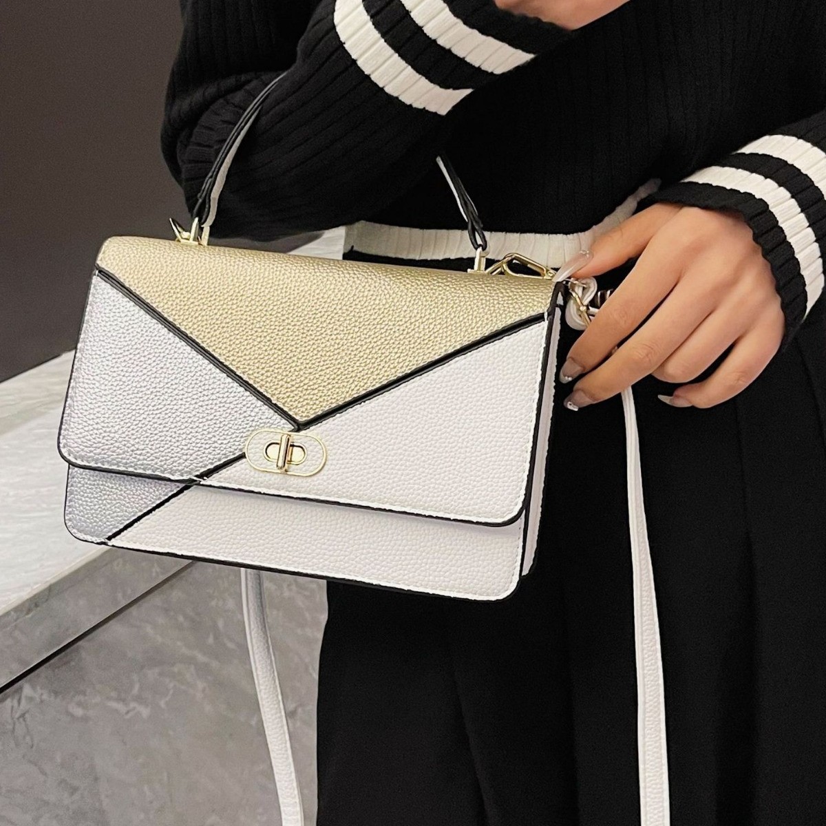 2023 comercio exterior estilo caliente bolsa cuadrada pequeña de gran capacidad otoño e invierno nuevos productos tendencia costura patrón de lichi bolso diagonal de un solo hombro mujer