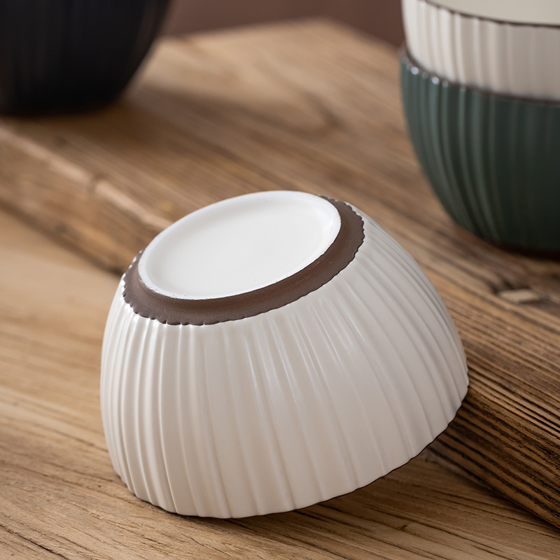 Cuenco de arroz tridimensional en relieve Cuenco de arroz de cerámica doméstica japonesa Cuenco de avena retro mate Cuenco de postre Cuenco de arroz pequeño