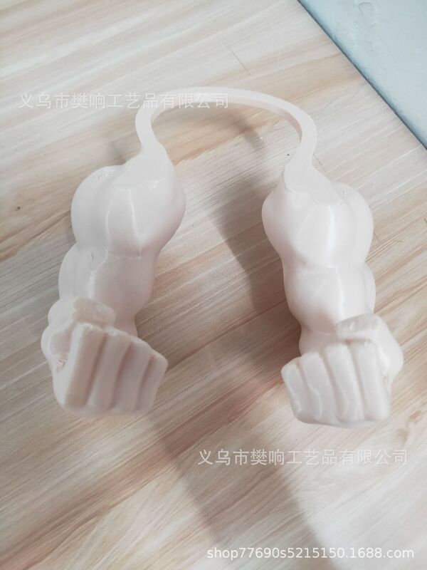 筋肉質の腕を持つ面白い猫面白い筋肉質の手と開発された腕クリエイティブな猫の首飾り|undefined