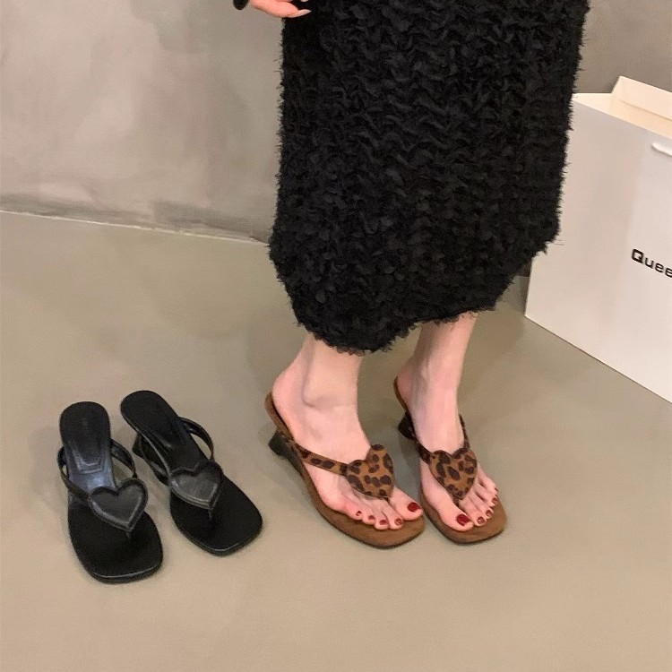 Zapatos rojos de tacón alto, chanclas de cuña, zapatos de mujer, sandalias y sandalias de amor de temperamento de verano 2025