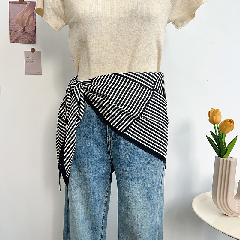 Toalla triangular estampada a rayas de estilo simple, tendencia coreana, decoración de viajes de mujer de estilo moderno, bufanda delgada de sarga
