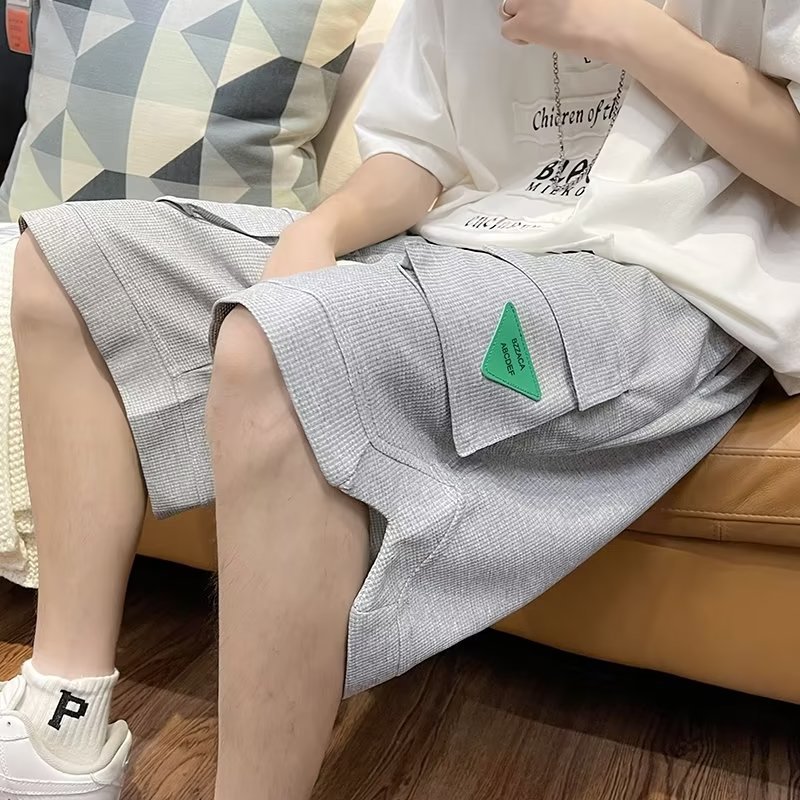 Pantalones cortos casuales de verano de moda para hombres, marca ins de moda, color sólido, contraste simple, tubo recto suelto, pantalones deportivos de cinco puntos