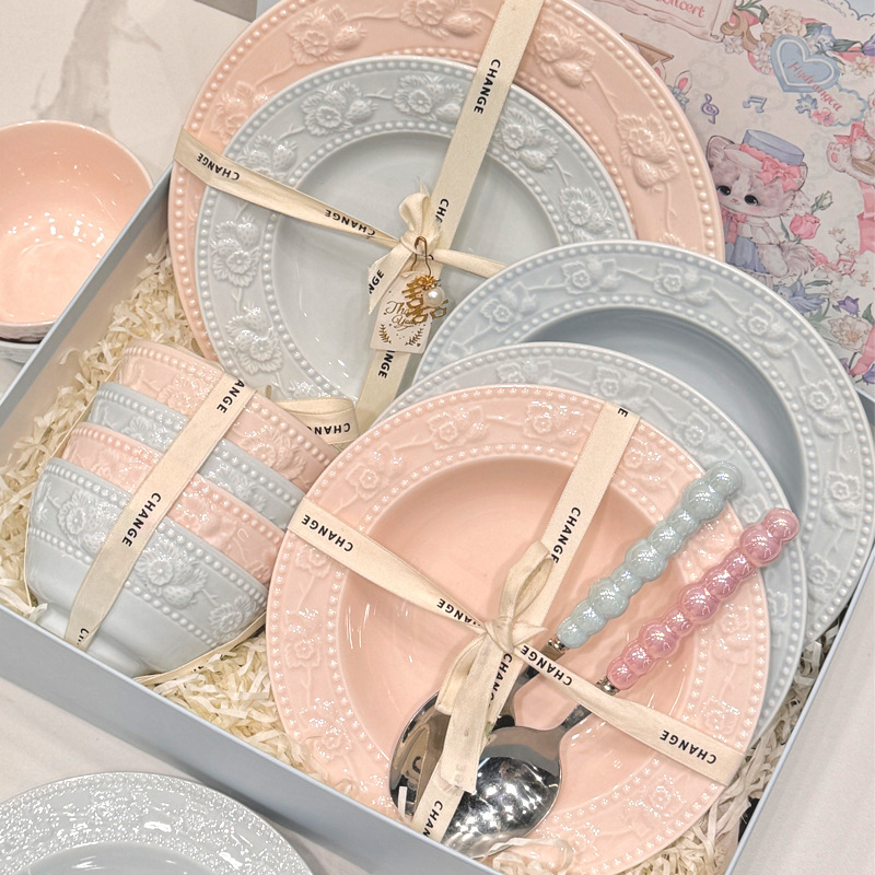 French-Style Embossed Bowl and Plate Set, High Aesthetic Value, Household Ceramic Bowls, Cute Bowls and Plates for Girls, High-End Underglaze Color French-Style Embossed Bowl and Plate Set, High Aesthetic Value, Household Ceramic Bowls, Cute Bowls and Plates for Girls, High-End Underglaze Color