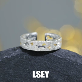 戒指;耳钉;项链