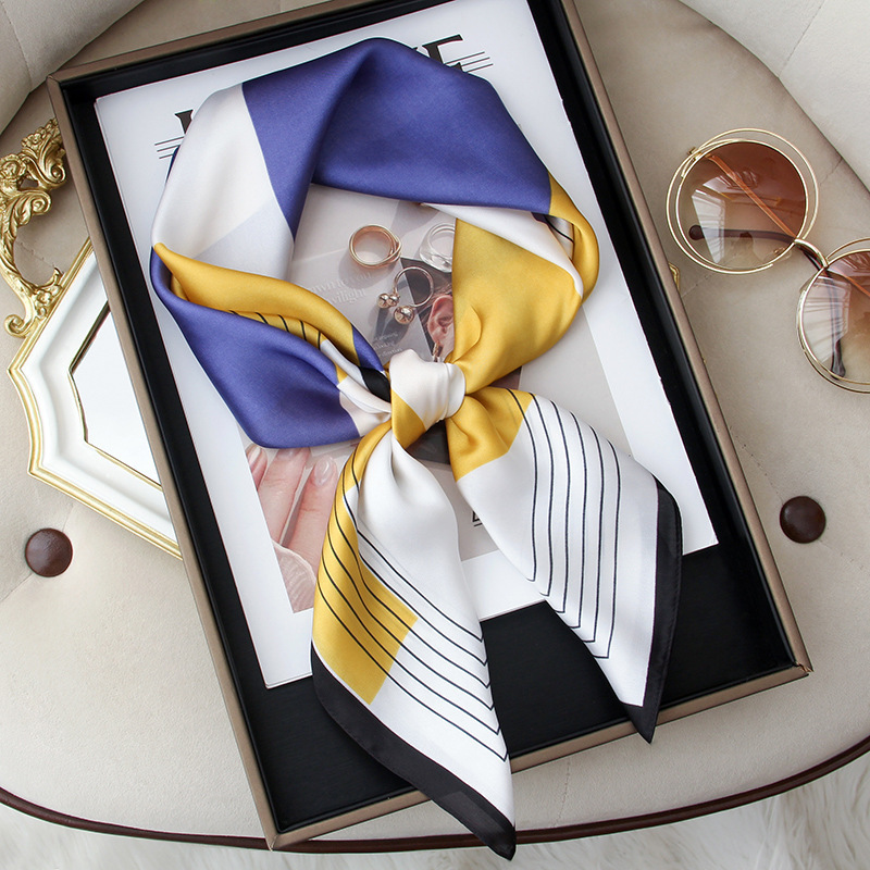 Versión coreana de todo fósforo primavera 2025 nueva moda 70 bufanda pequeña bufanda cuadrada mujer a juego camisa pequeña bufanda bufanda al por mayor