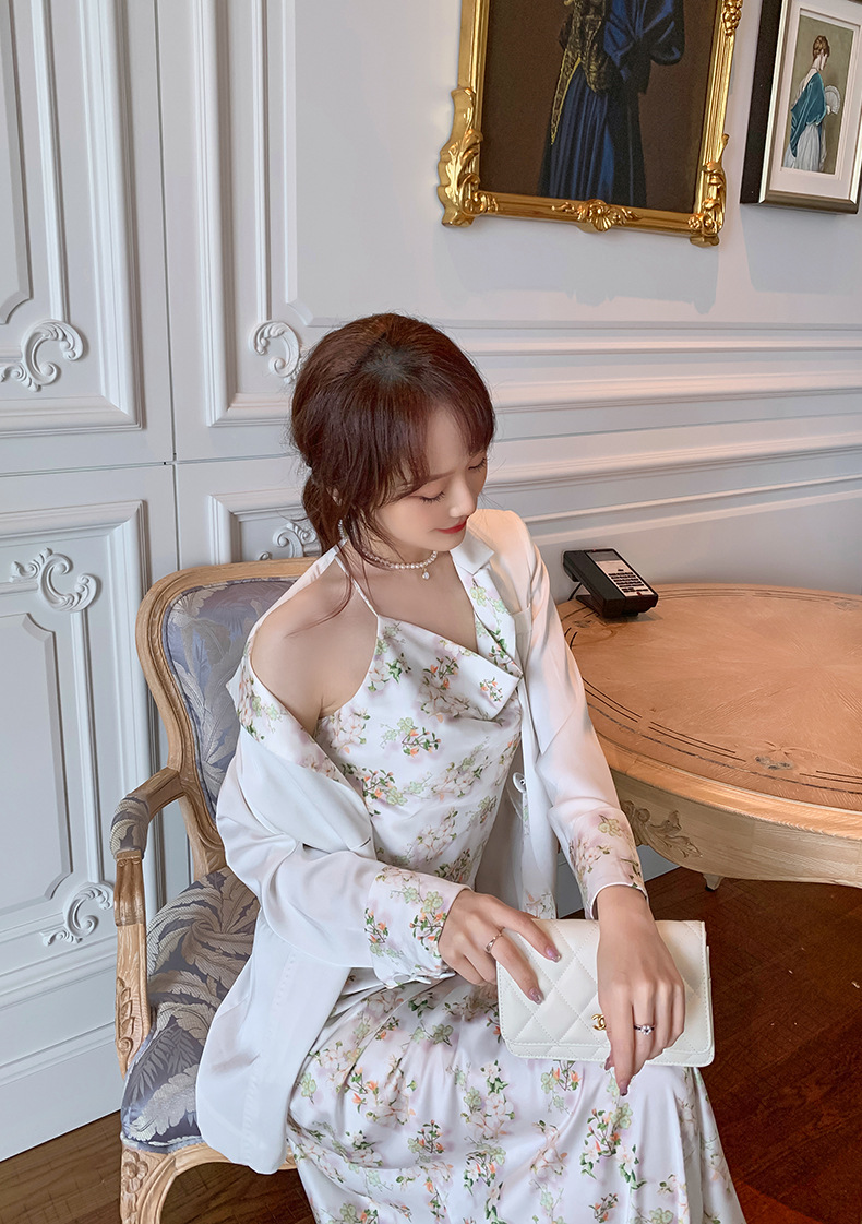 Set công sở nữ áo vest hai mảnh kèm đầm satin dây mảnh — Màu trắng chi tiết 4