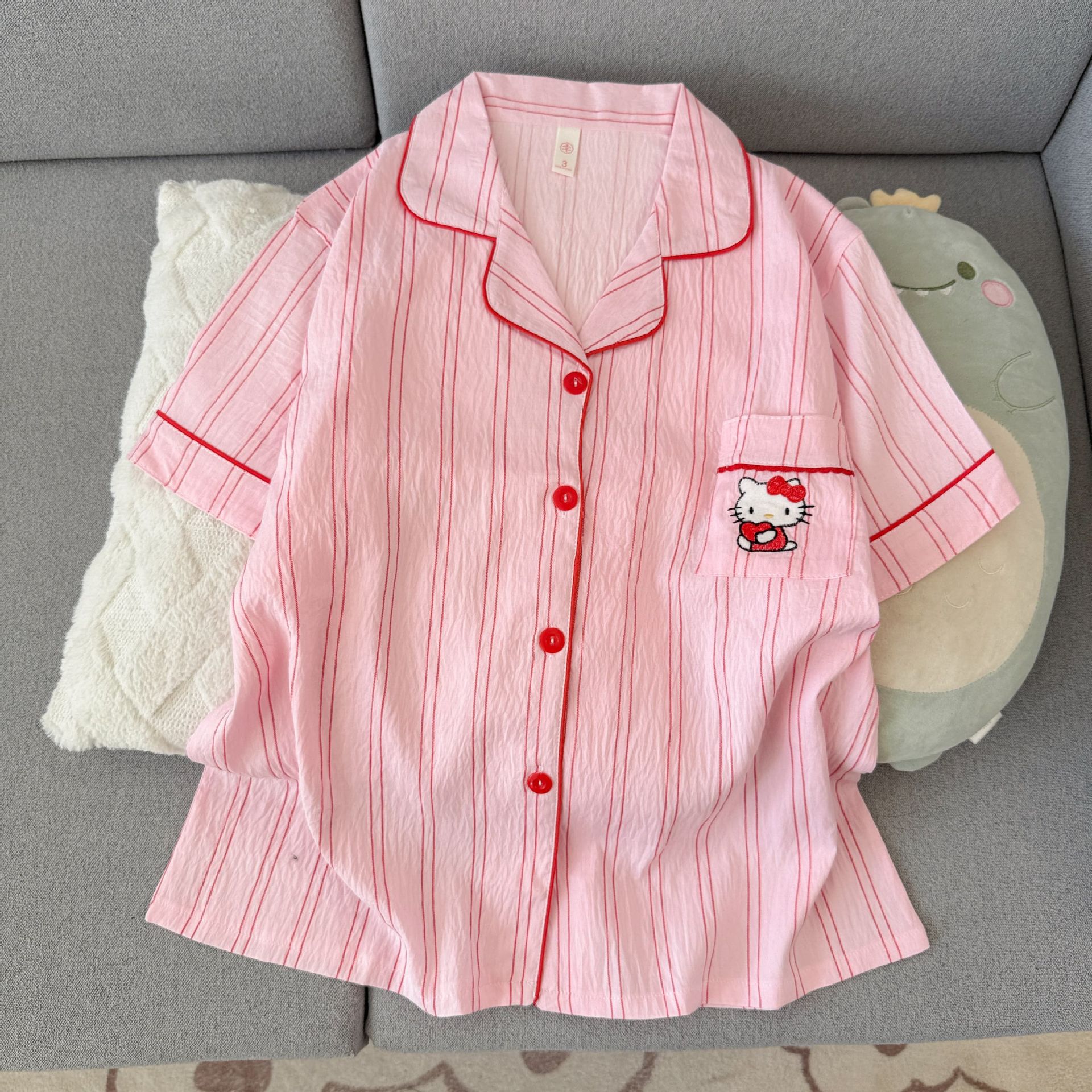 Cute punto de onda KT gato nubes pijamas de algodón mujer pantalones cortos de manga corta de verano coreano cuello de dibujos animados set de ropa para el hogar