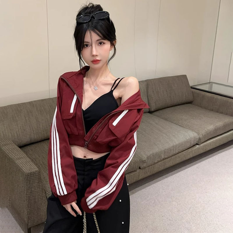 ファッショナブルなカジュアルベルベットジャケット女性のための秋と冬の 2024 新しいルーズスタイルショートオートバイ野球ユニフォームトップ