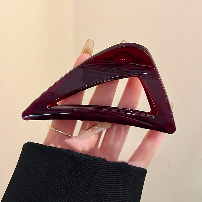 Agarre para el cabello acrílico triangular estilo coreano simple en la parte posterior de la cabeza, clip de tiburón, muchos accesorios para el cabello, lujo ligero, sensación de alto nivel
