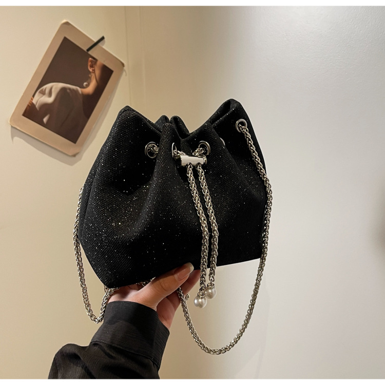 2024 Borsa a tracolla piccola con catena a secchiello versatile e alla moda con alta qualità e nuova borsa a tracolla unica e popolare_voghion.com