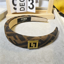 �Ҽҽ��俧ɫţ�в�ˇ��߅�߼��l���r�ЄP���T���B픉��l�^��Ů