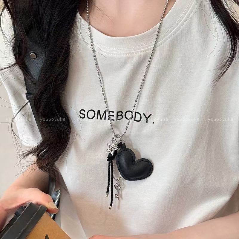 革の磁気は首のメガネを掛けてネックレスの女性の収納袋のサングラスの掛け布団を掛けて2025年に新型の精巧なセーターのチェーンを包みます。