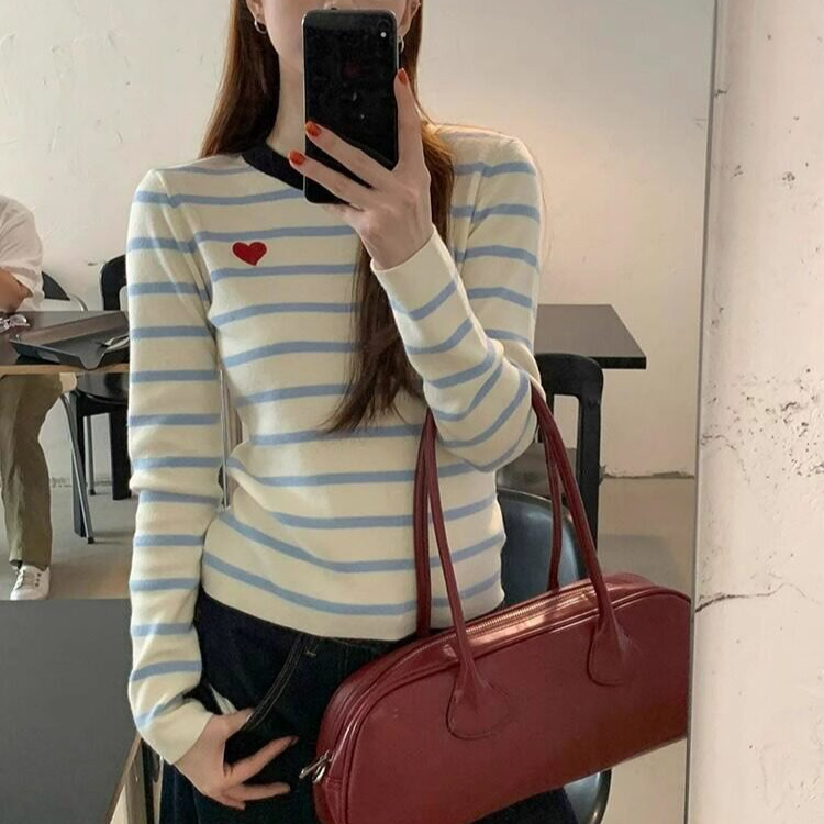 Korean-style color-block striped knit top for women, autumn 2026 new collection, high-end inner layer, sweet and stylish fitted top