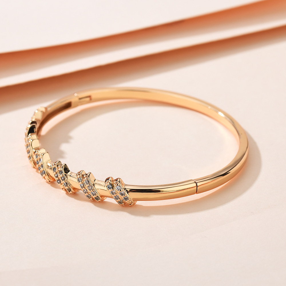 Ventas transfronterizas calientes Seiko lujo ligero pulseras de diamantes de moda para mujeres de diseño avanzado pulseras joyas al por mayor