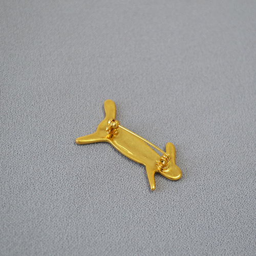 Japanese-style niche design brass retro gold-plated running rabbit cute zodiac simple personalized temperament brooch