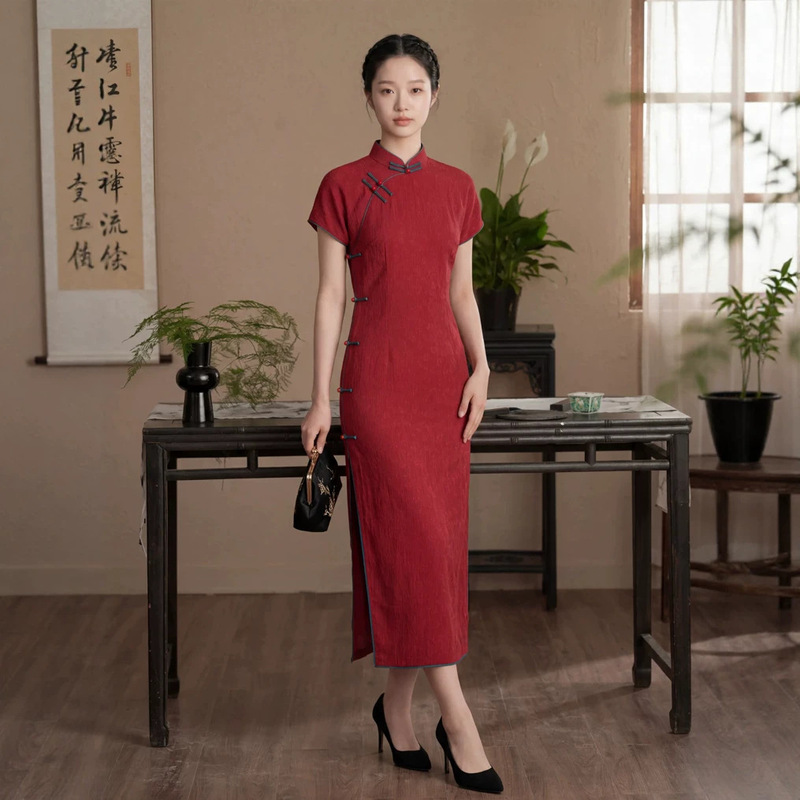 New Popular Style Xiangyun Silk Guanle Wrinkled Mulberry Silk Retro Cheongsam Full Open-Front Diagonal Collar Dress for Everyday Elegance