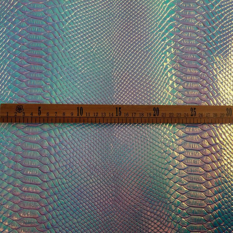 镭射幻彩龙纹面料幻彩蛇纹皮革幻彩鱼鳞纹 A018反光镜面材料PU革