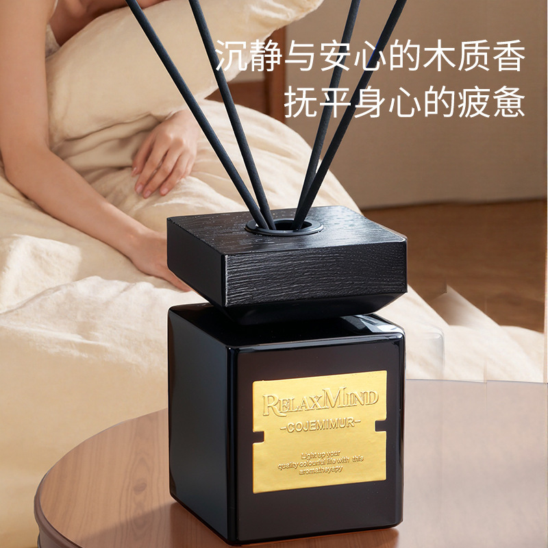 アロマエッセンシャルオイル烏木沈香ホテルの家庭の寝室内で持続的に香りを広げる高級な置物プレゼント500ml代発|undefined