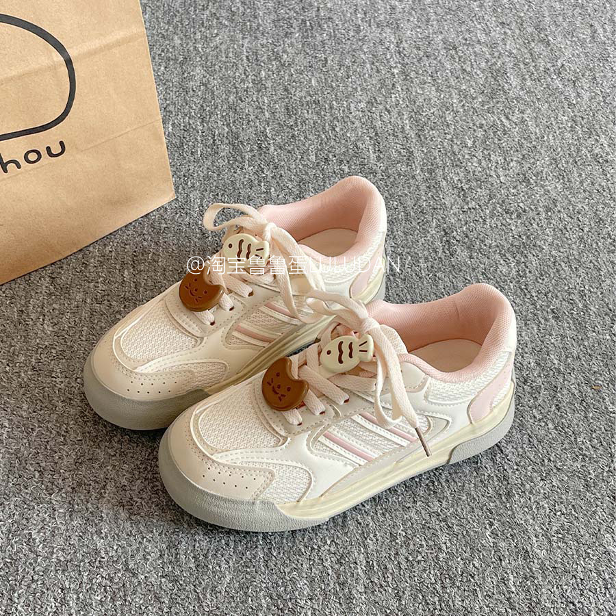 Redonda respirable fondo grueso pequeño pez pequeño zapatos blancos para mujeres 2026 nuevo verano explosivo skate zapatos deportivos casuales