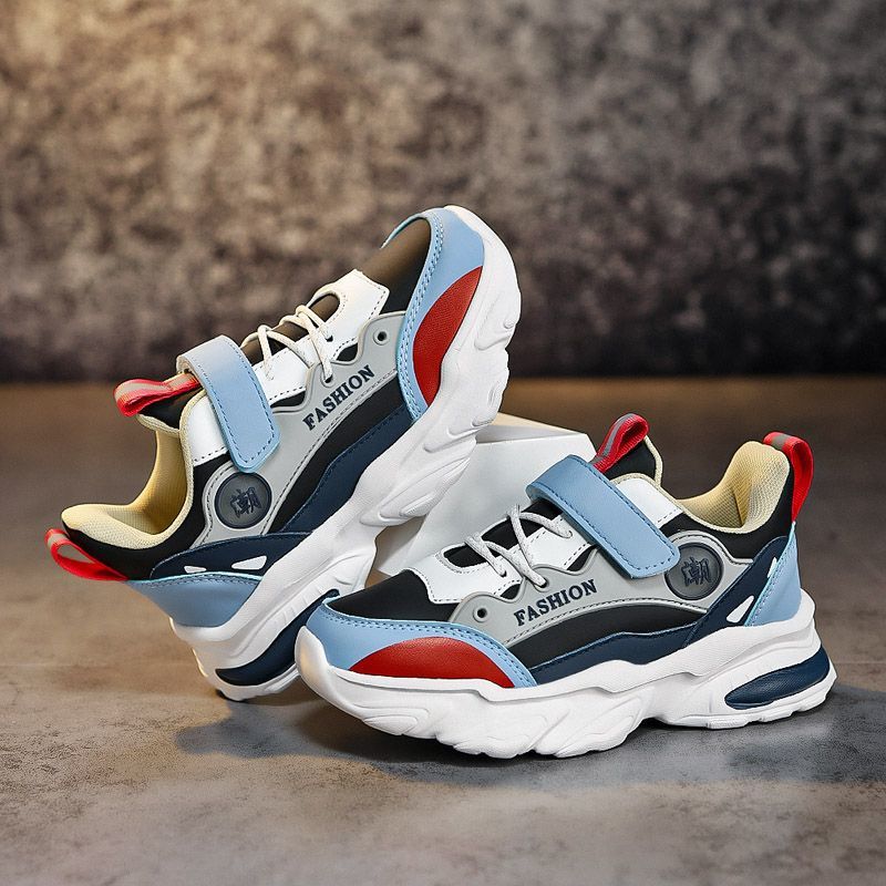 Zapatos para niños 2023 nuevos zapatos para estudiantes de primavera y otoño zapatos para niños de otoño para niños medianos y grandes zapatos deportivos impermeables antideslizantes de cuero