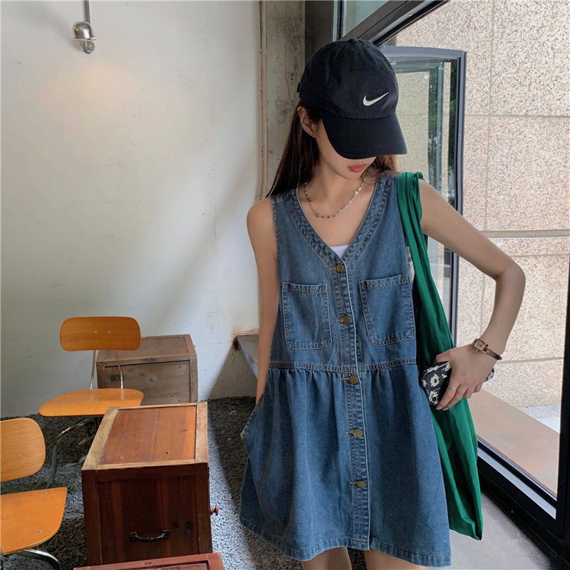 Early Spring Denim Suspender Skirt Women's Suit for Petite Figures, Spring and Autumn 2026 New Vintage Loose Short Denim Dress for Summer