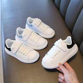 儿童春秋新款小白鞋2025韩版中大男童魔术休闲女童网红舒适运动鞋
