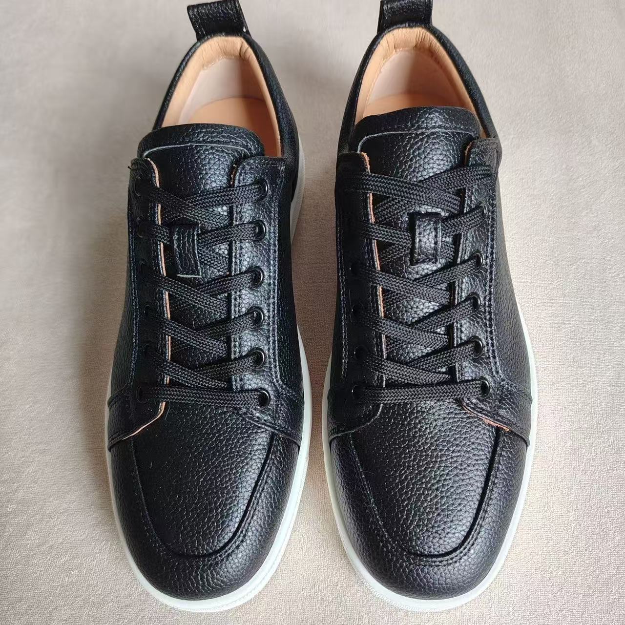 Estación europea cl remaches eléctricos zapatos de suela roja de tendencia universal remaches pareja de moda casual zapatos casuales de moda europea