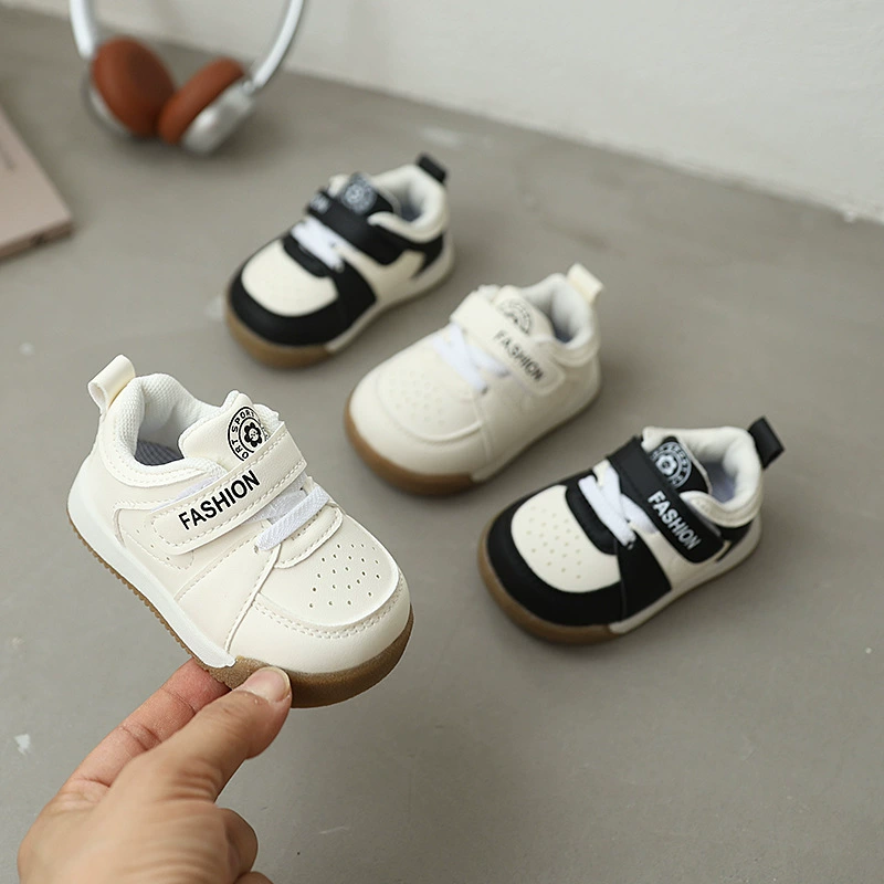 Дропшиппинг 2025: новые осенние спортивные кроссовки для девочек, мягкие туфли для малышей, детские кожаные белые туфли