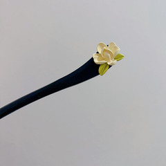 Antique-style oriole flower hairpin with a coiled bun at the back of the head, retro Hanfu temperament hairpin, national-style hair ornament, hair accessory