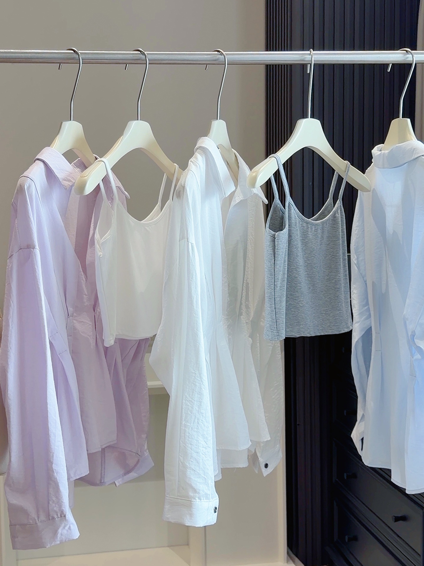 K Flip V-neck Waist Cinched Shirt+white Camisole Slimming Loose Two-piece Set For Women's New Fashion Outfit Top_ecoleips.com