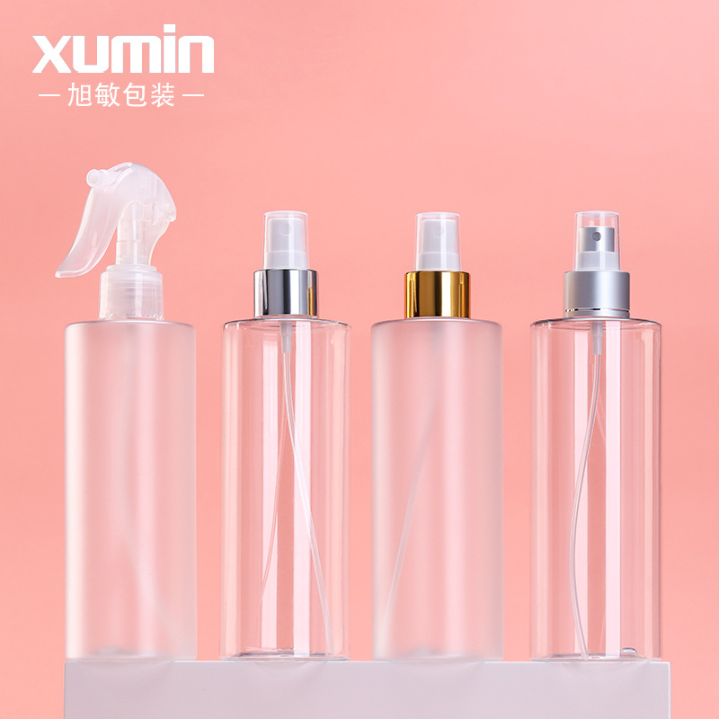 En stock botella de lavado de gran capacidad 300ml botella de aerosol de hombro plano transparente esmerilado botella de pistola de pulverización de agua cosmética botella de aerosol de plata