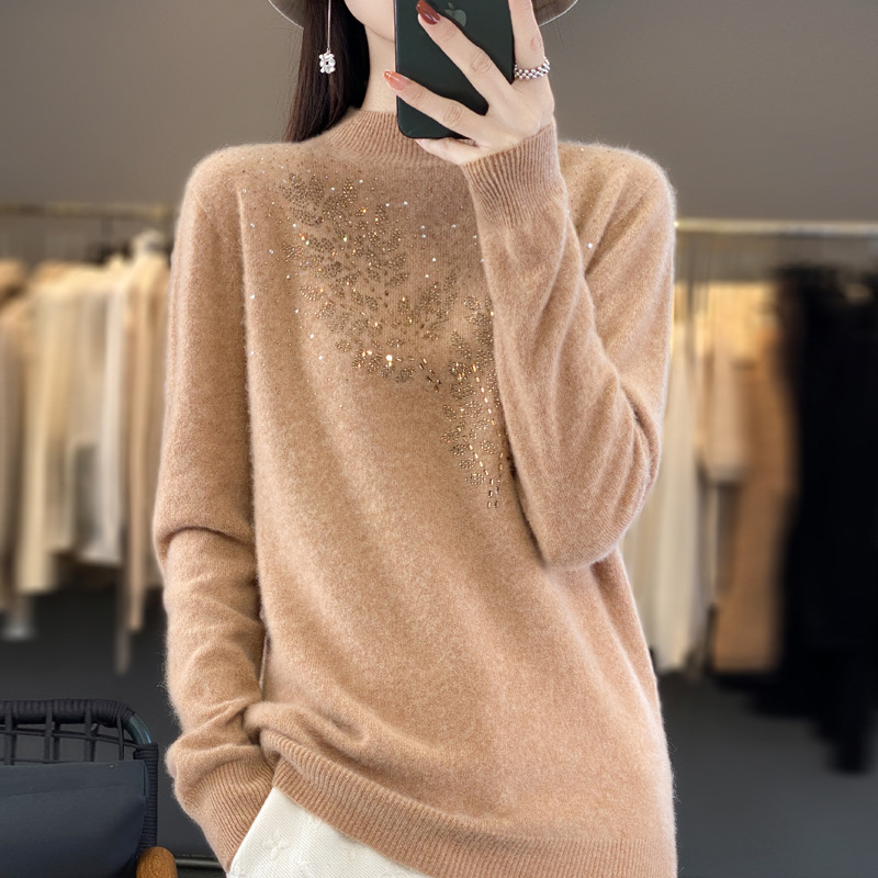 Fashionable temperament, age reducing, loose fitting, slimming long sleeved pullover sweater, design sense, hot diamond patchwork, half high neck sweater