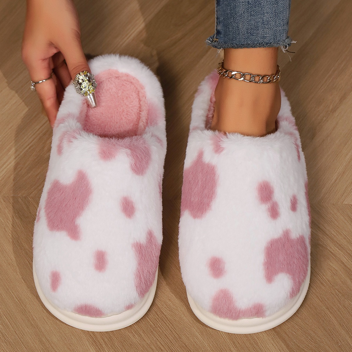 New spotted plush slippers at home comfortable warm bun head non-slip plus fleece thick couple cotton slippers_voghion.com