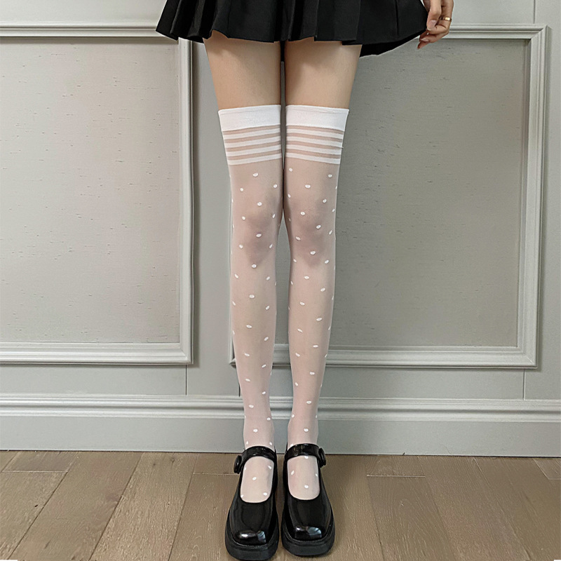 폴카 도트 화이트